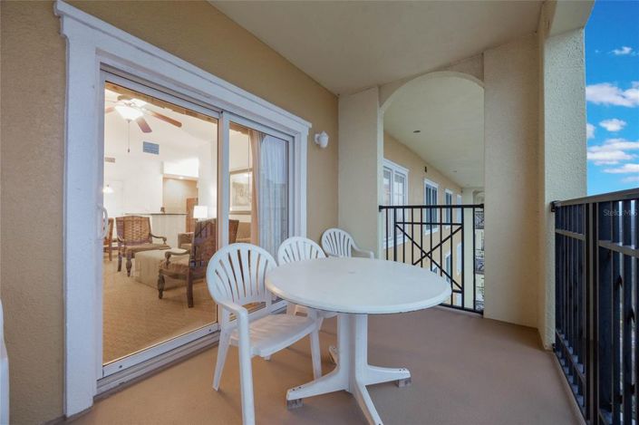 Image No.9-2 Bed Townhouse for sale