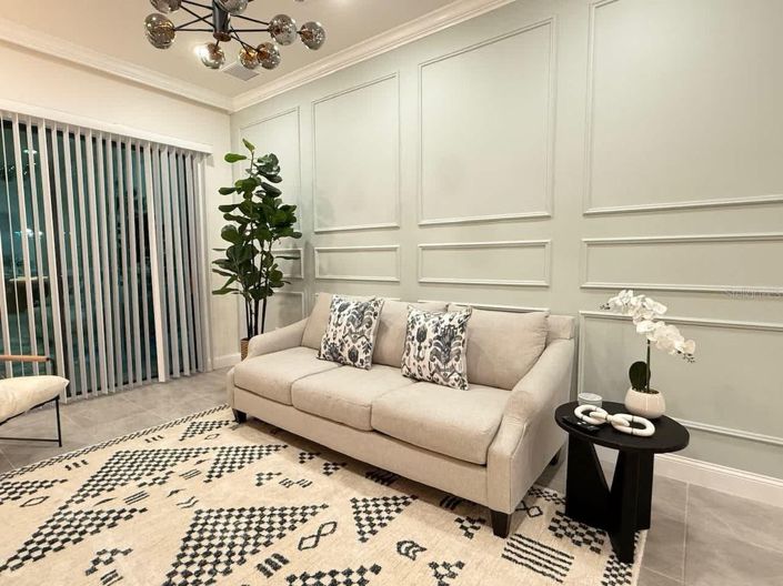 Image No.7-5 Bed Townhouse for sale