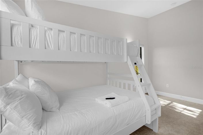 Image No.18-4 Bed Townhouse for sale