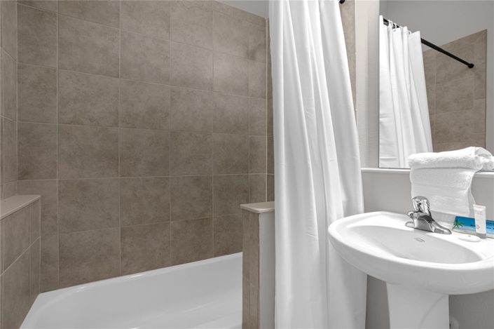 Image No.20-4 Bed Townhouse for sale