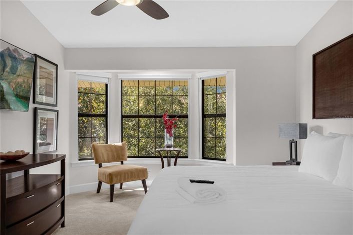 Image No.22-4 Bed Townhouse for sale