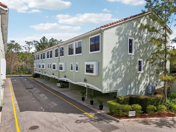 Image No.30-4 Bed Townhouse for sale