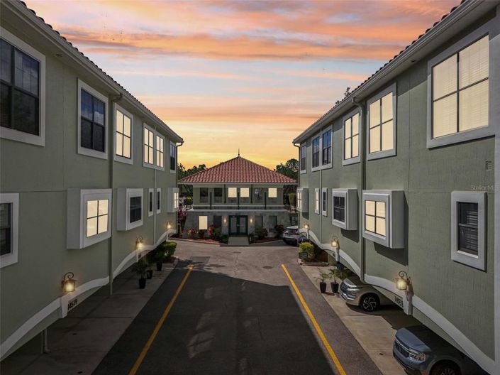 Image No.31-4 Bed Townhouse for sale