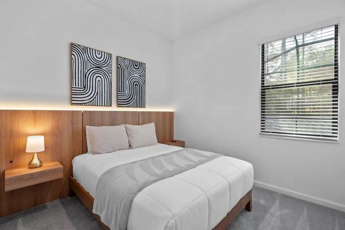 Image No.11-5 Bed Townhouse for sale