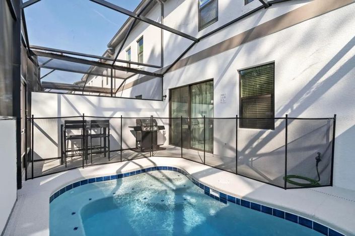 Image No.19-5 Bed Townhouse for sale