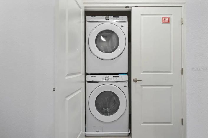 Image No.37-5 Bed Townhouse for sale