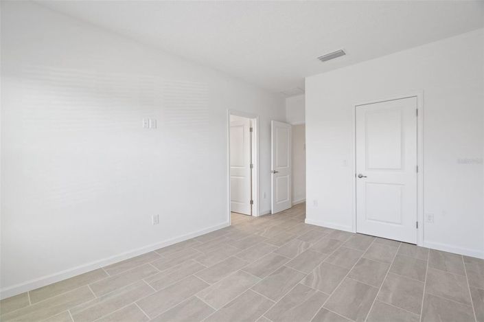 Image No.16-5 Bed Townhouse for sale