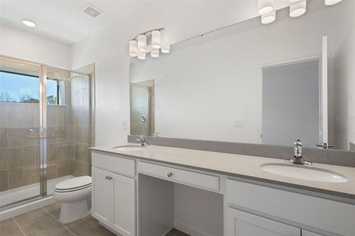 Image No.17-5 Bed Townhouse for sale