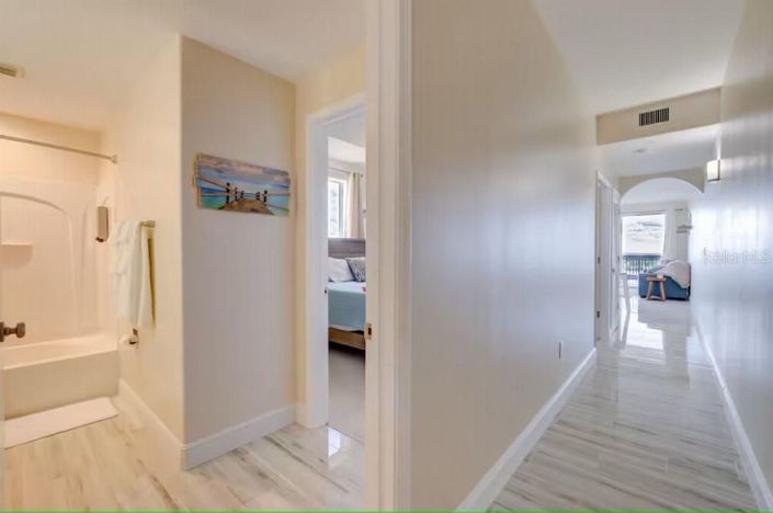 Image No.19-2 Bed Townhouse for sale