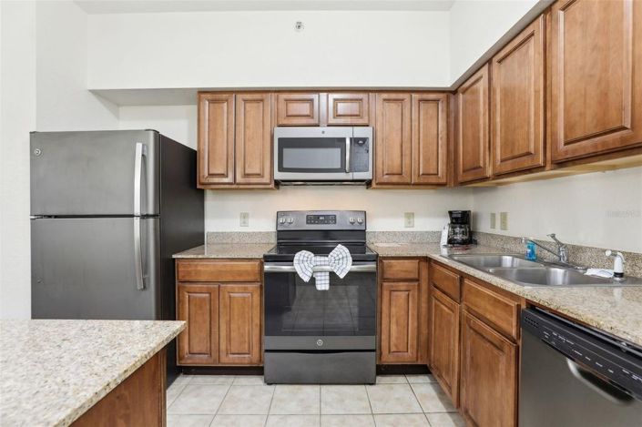 Image No.12-2 Bed Townhouse for sale