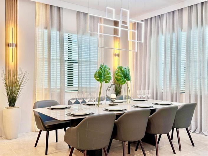 Image No.7-5 Bed House for sale