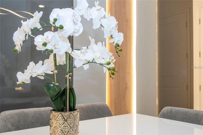 Image No.17-5 Bed Townhouse for sale