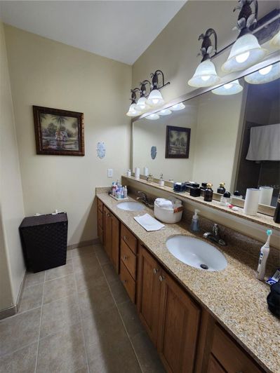 Image No.35-2 Bed Townhouse for sale