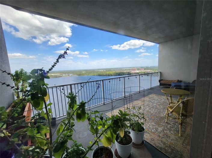 Image No.36-2 Bed Townhouse for sale