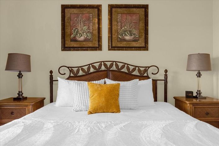 Image No.18-2 Bed Townhouse for sale