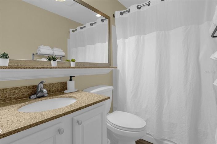 Image No.26-2 Bed Townhouse for sale