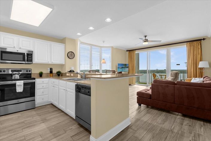 Image No.6-2 Bed Townhouse for sale