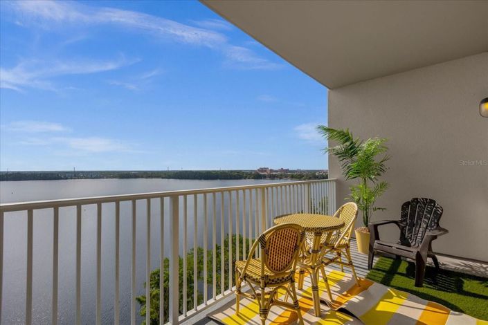 Image No.8-2 Bed Townhouse for sale