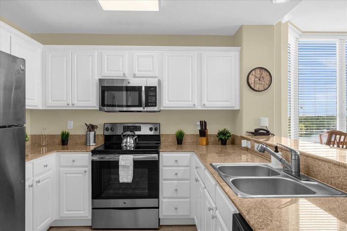 Image No.10-2 Bed Townhouse for sale