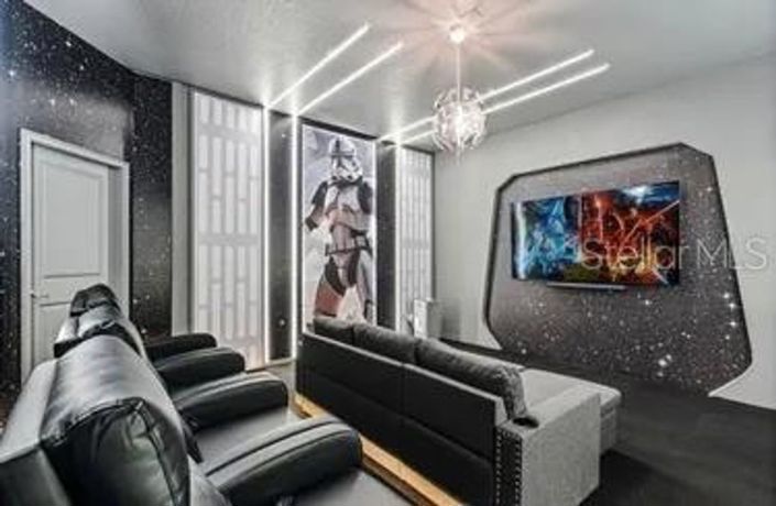 Image No.11-5 Bed Townhouse for sale