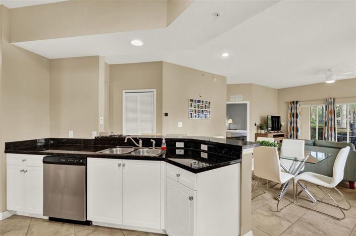 Image No.11-3 Bed Townhouse for sale