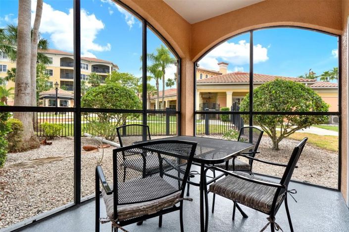 Image No.30-3 Bed Townhouse for sale