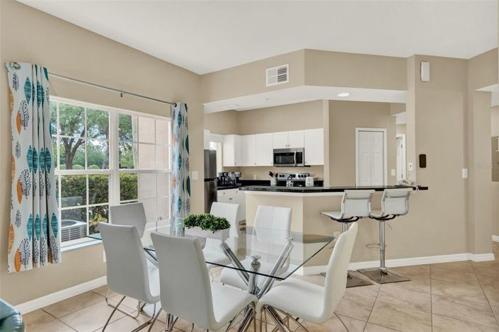 Image No.8-3 Bed Townhouse for sale