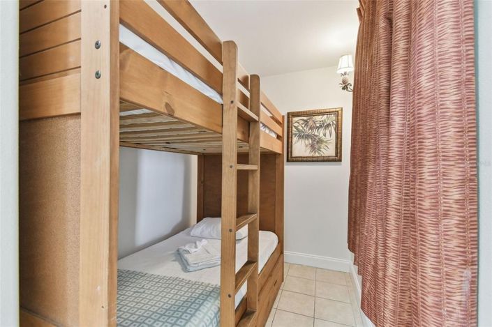 Image No.13-2 Bed Townhouse for sale