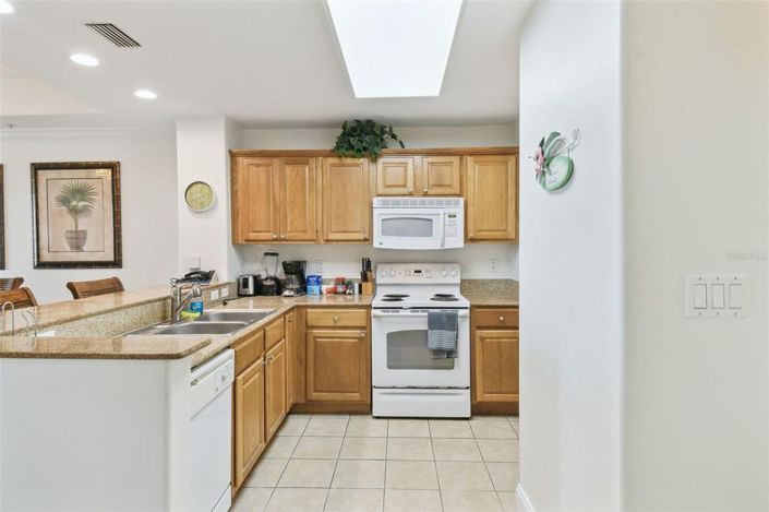 Image No.19-2 Bed Townhouse for sale