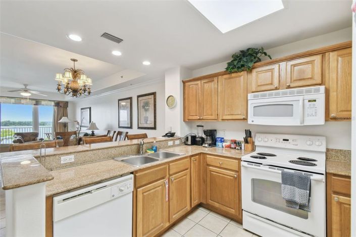 Image No.21-2 Bed Townhouse for sale