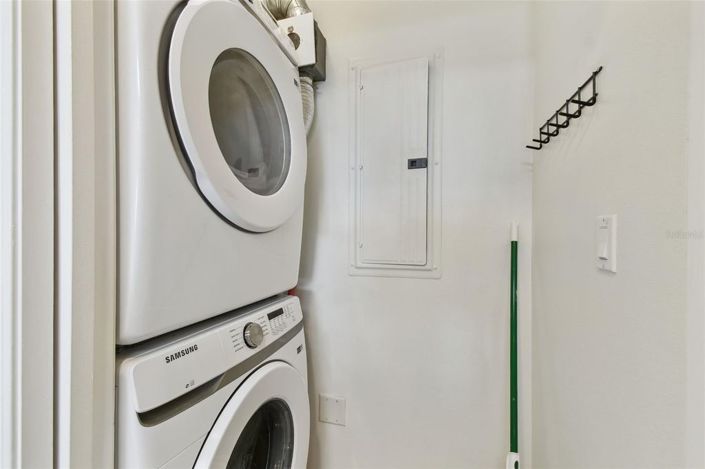 Image No.25-2 Bed Townhouse for sale