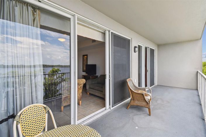 Image No.29-2 Bed Townhouse for sale