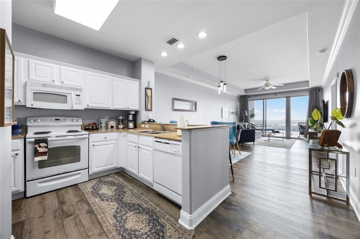 Image No.6-2 Bed Townhouse for sale