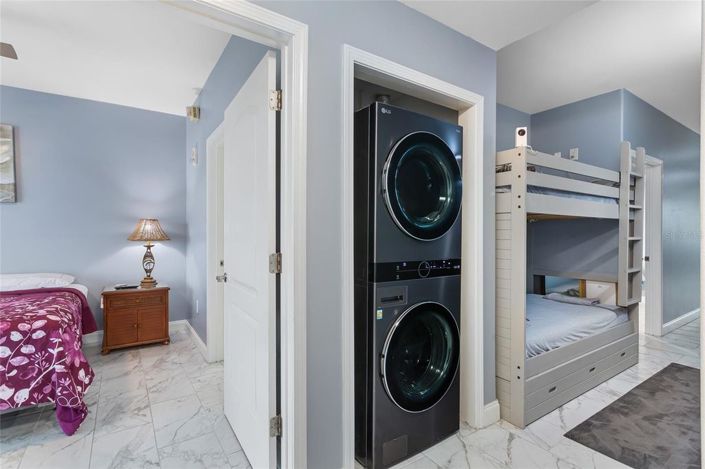 Image No.20-2 Bed Townhouse for sale