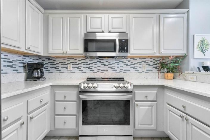 Image No.26-2 Bed Townhouse for sale