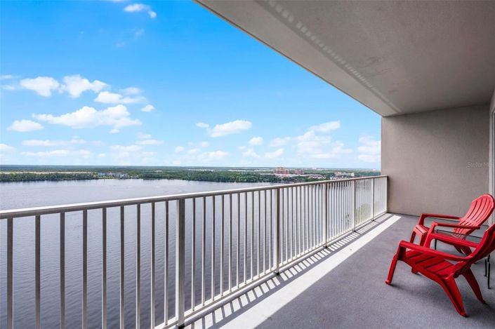 Image No.26-2 Bed Townhouse for sale