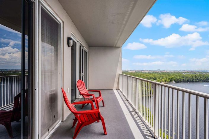 Image No.27-2 Bed Townhouse for sale