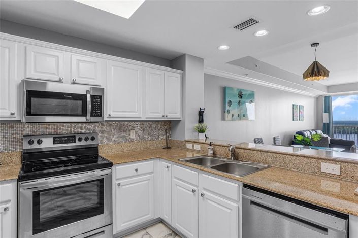 Image No.6-2 Bed Townhouse for sale