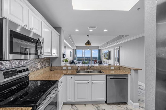 Image No.8-2 Bed Townhouse for sale