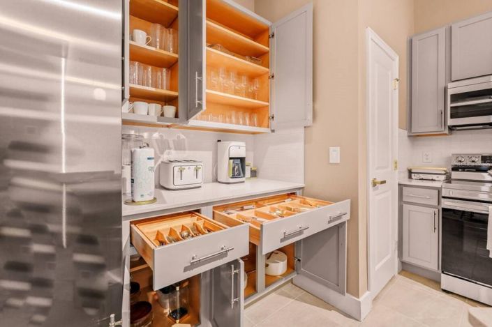 Image No.12-5 Bed Townhouse for sale