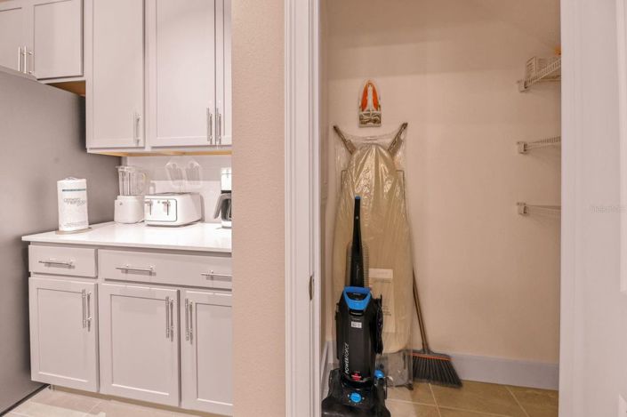 Image No.13-5 Bed Townhouse for sale