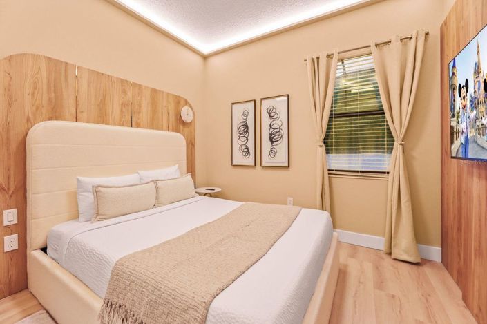 Image No.19-5 Bed Townhouse for sale