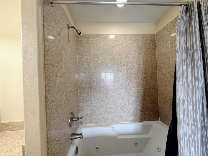 Image No.14-2 Bed Townhouse for sale