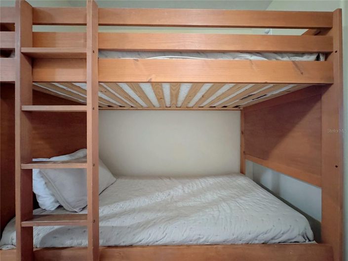 Image No.18-2 Bed Townhouse for sale