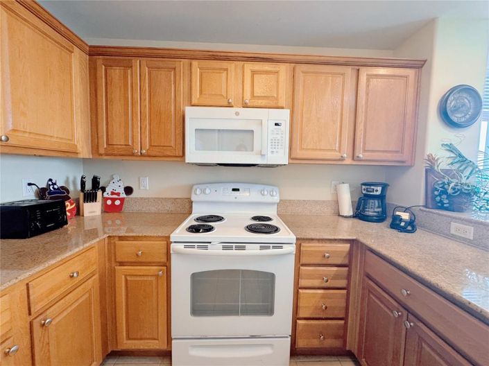 Image No.33-2 Bed Townhouse for sale