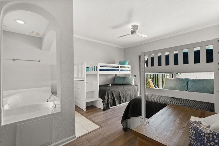 Image No.11-4 Bed Townhouse for sale