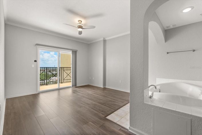 Image No.17-4 Bed Townhouse for sale