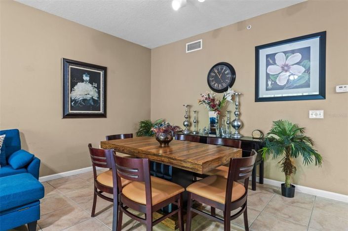 Image No.12-3 Bed Townhouse for sale