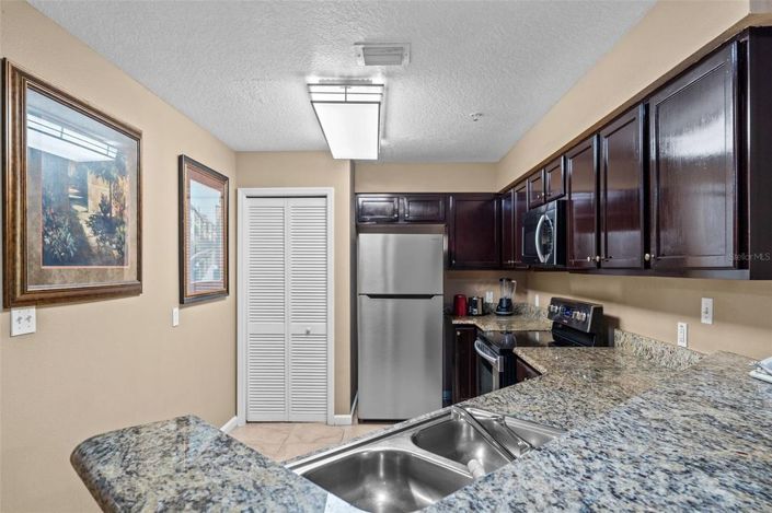 Image No.15-3 Bed Townhouse for sale