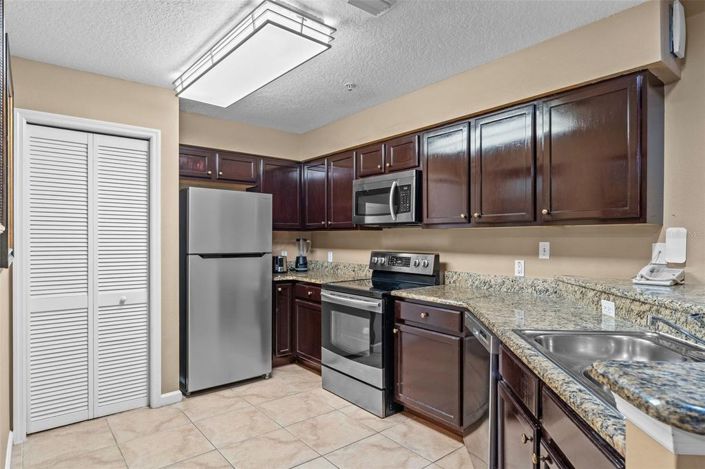 Image No.16-3 Bed Townhouse for sale